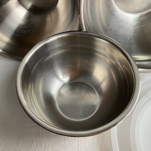 Cuisinart Set of 3 Mixing Bowls With Lids Stainless Steel (CTG-00-SMBC) - Picture 7 of 11